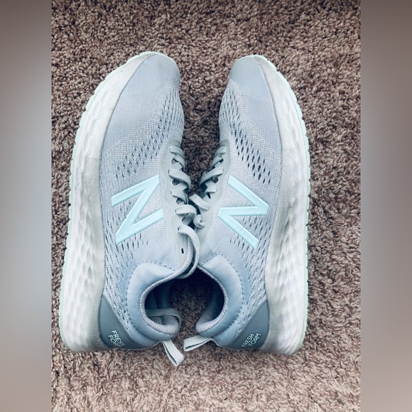 New Balance Fresh Foam Turquoise/ Blue Running Sneakers Size 9.5 - Picture 3 of 6